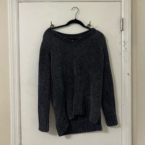 Dark Blue Orvis V-Neck Sweater in Size M/M